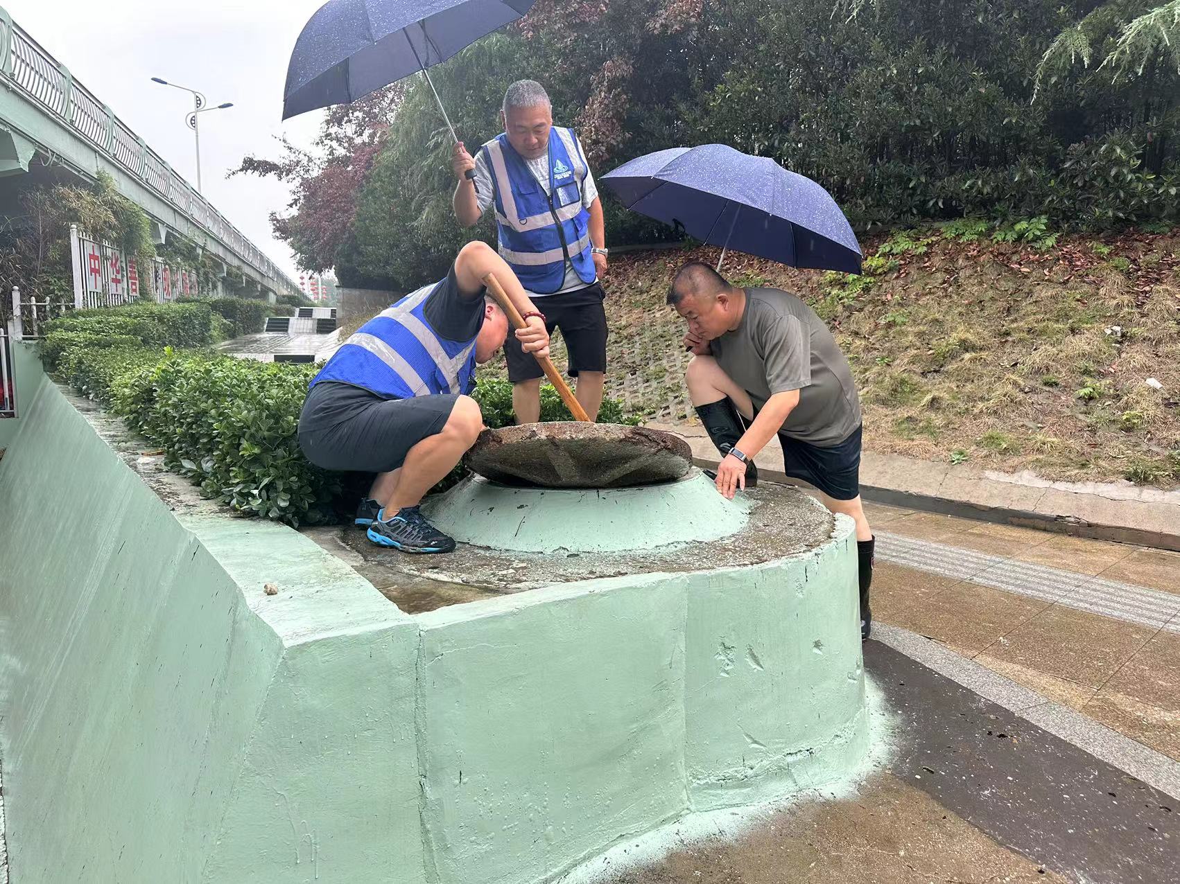 雨后排查管网运行情况