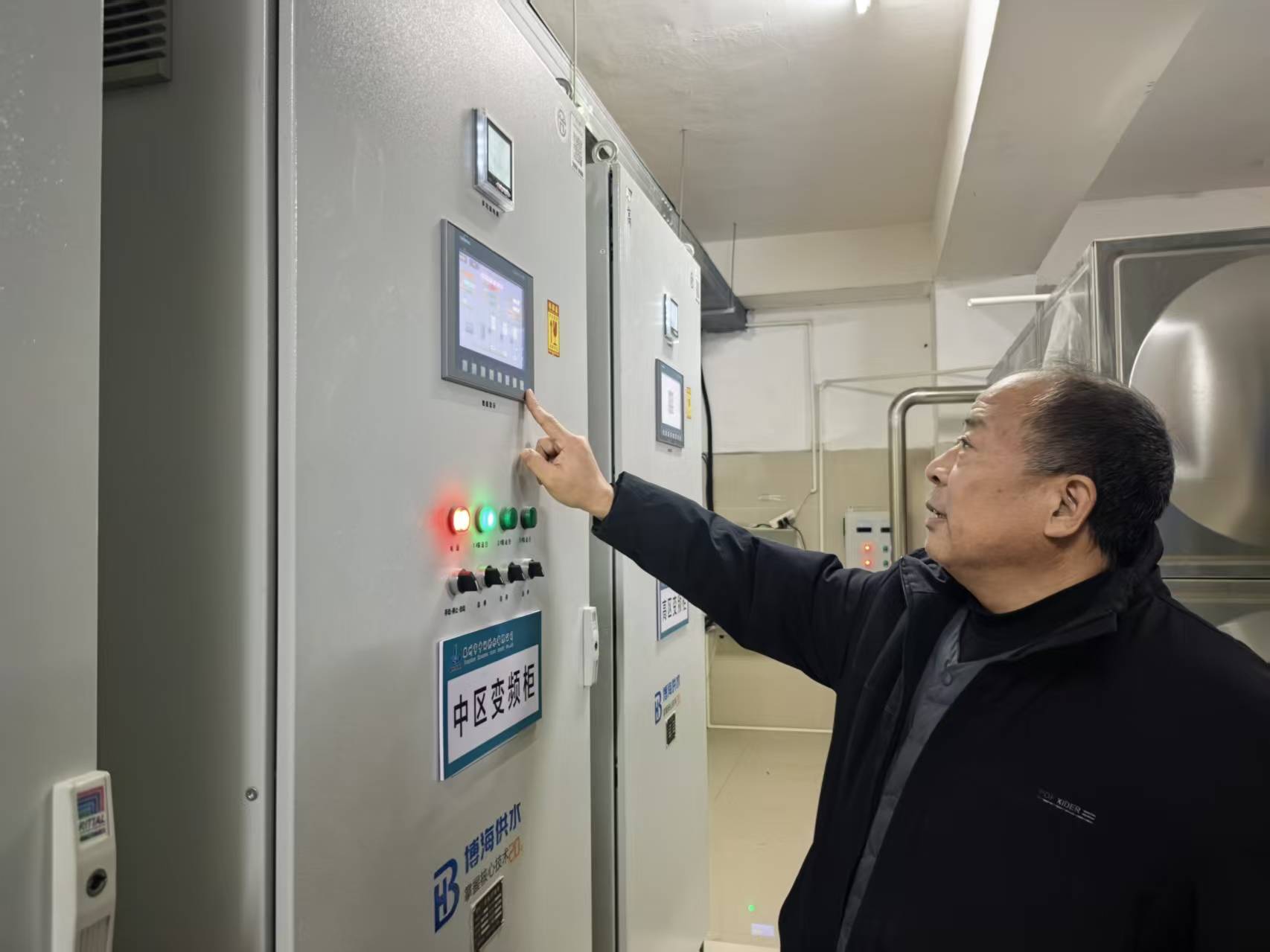 应急处置奥体华府小区二次加压设备